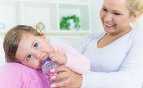 断奶妈妈会有哪些症状,宝妈断奶成功的症状