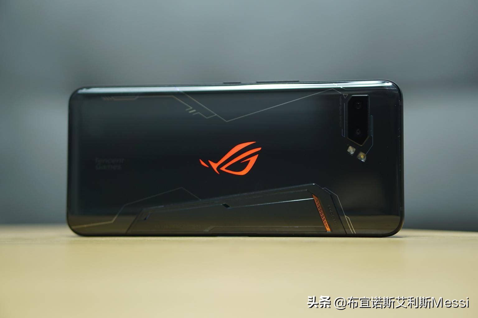 华硕rog2跑分,华硕rog2换屏