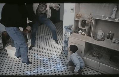 男孩出生就有记忆电影,男孩出生就带电电影