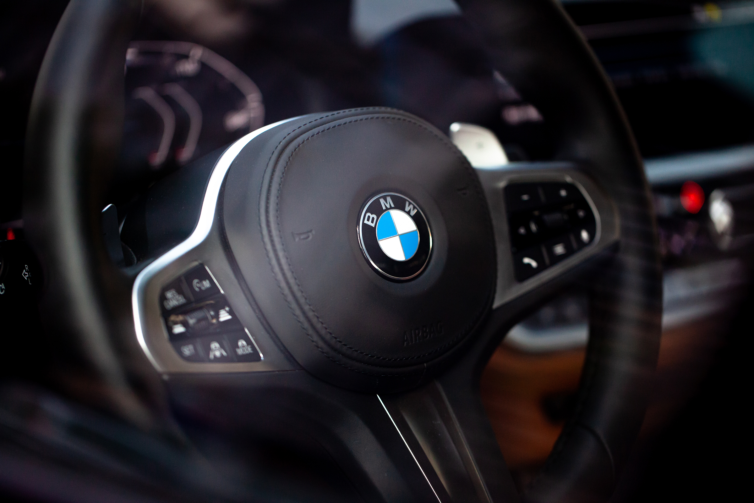 新款bmw330li测评,赛道深度试驾宝马330i