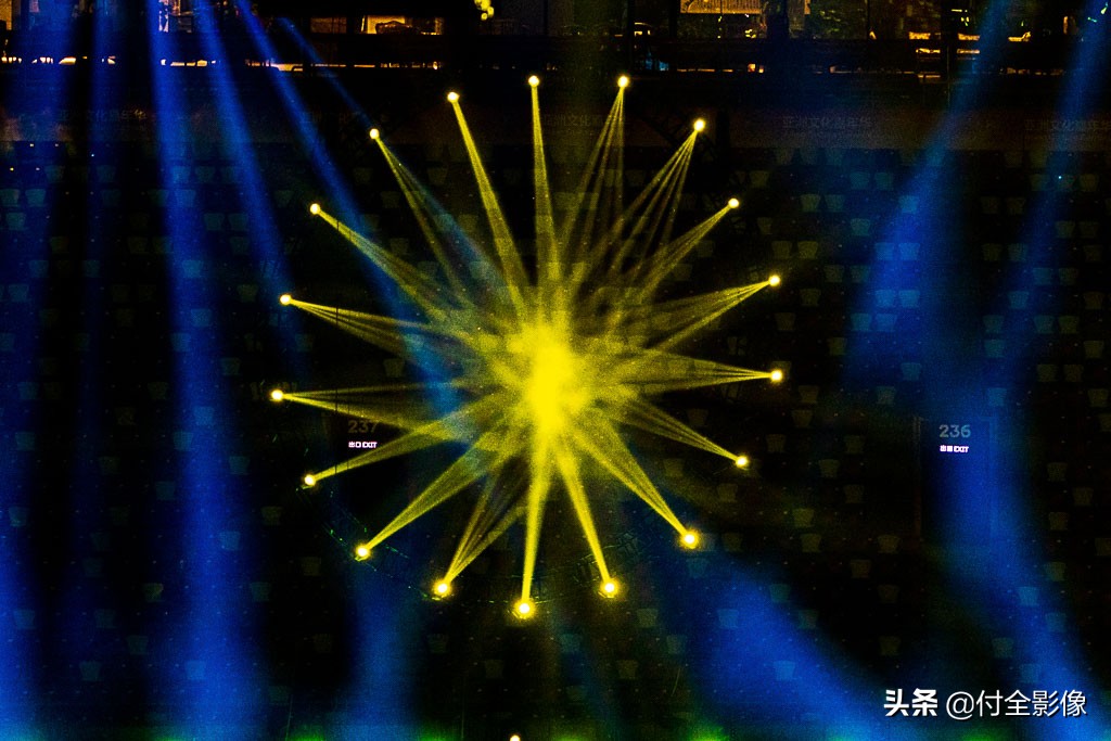 鸟巢沸腾瞬间,鸟巢合唱爱如潮水