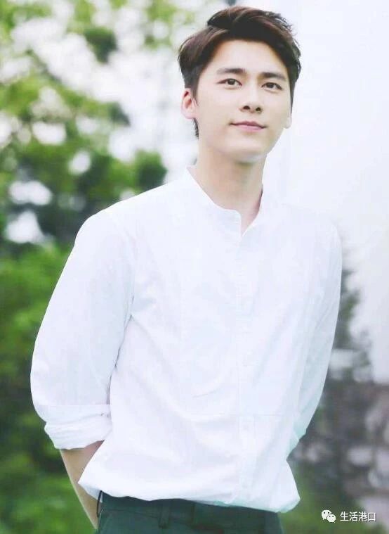 白衬衫发黄洗白可以用84消毒液吗,白衬衫放久了发黄怎么洗白