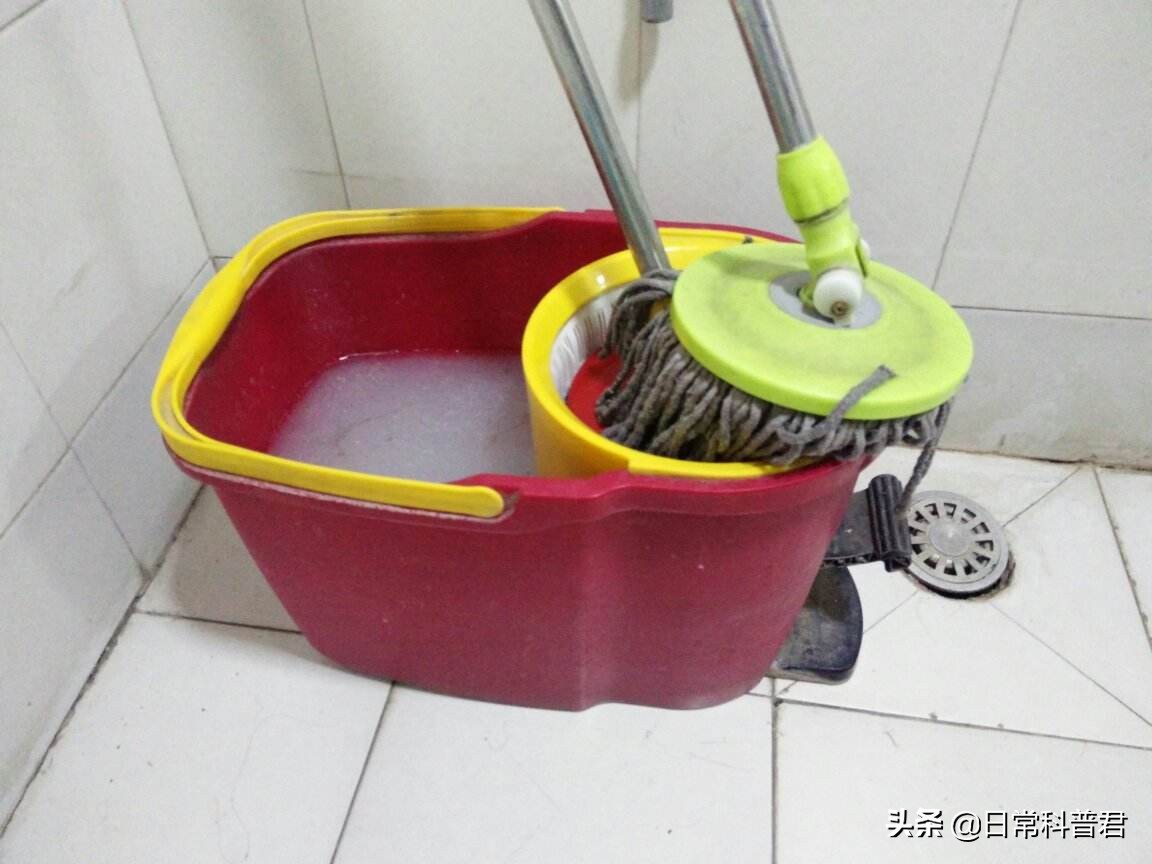 地板不耐脏一踩一个脚印怎么办,集装箱地板不耐脏有什么办法解决