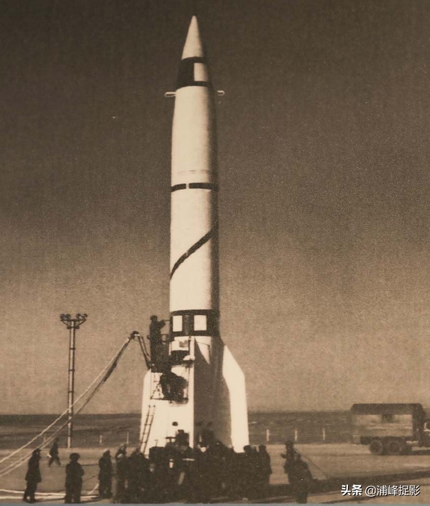 “两弹一星”揭秘激情岁月，第一个弹是什么，几乎无人回答正确
