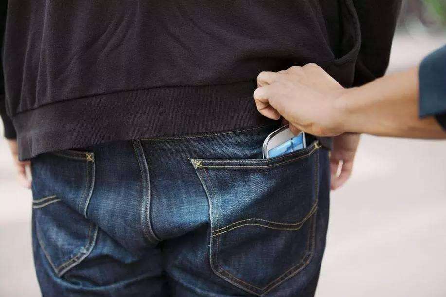 手机放在口袋的正确方法,手机屏幕怎么放口袋里