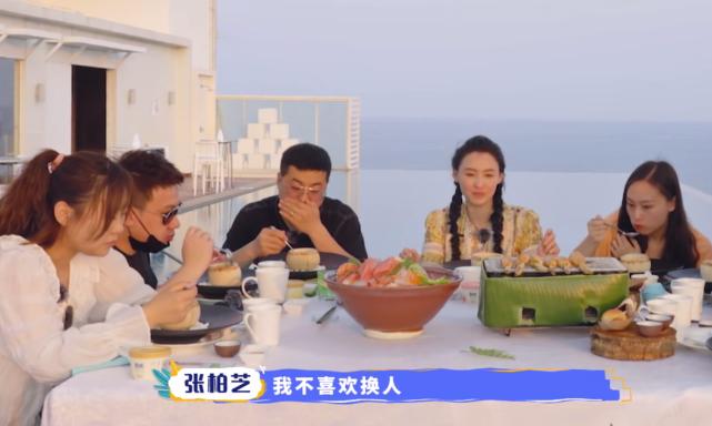 张柏芝和lucas同框,张柏芝日常穿搭牛仔裤