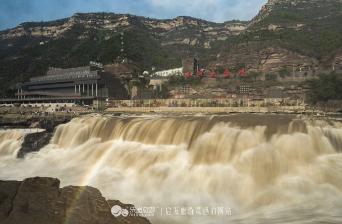 “盖河漩涡，如一壶然。”跃然纸上似惊鸿戏水