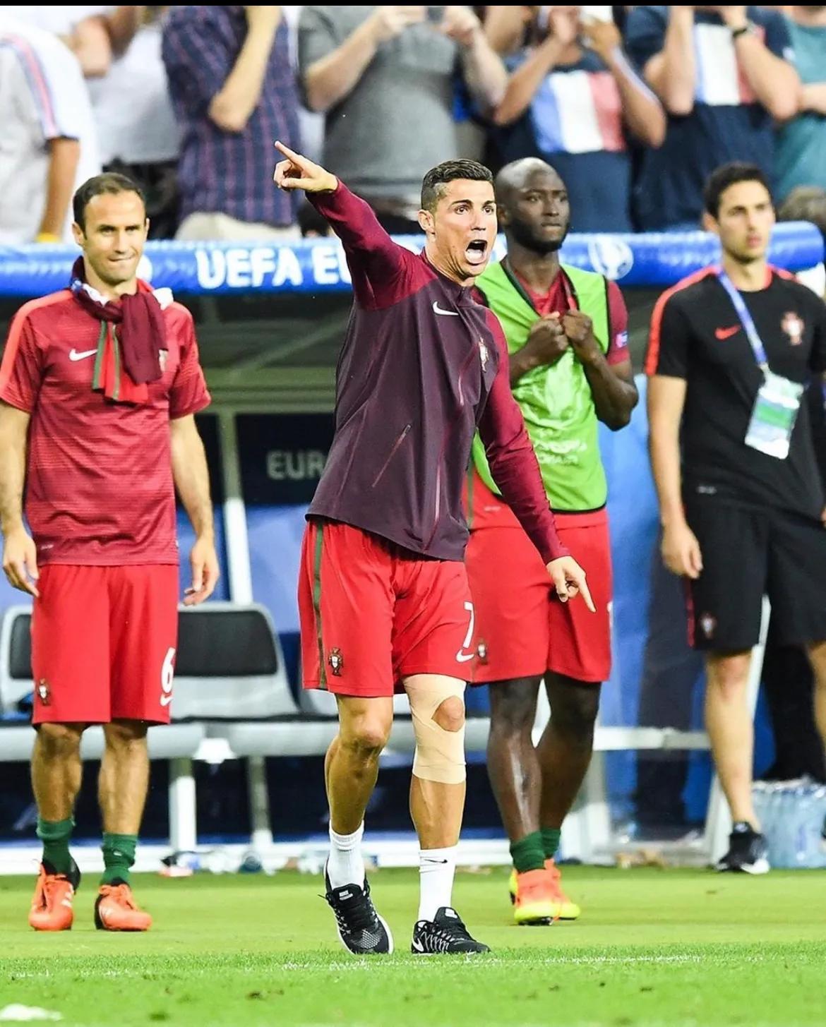 c罗进点球本泽马情不自禁庆祝,c罗进点球