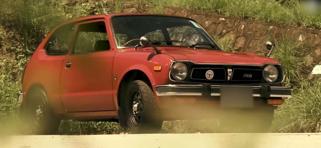 思域hatchback对比新款思域,本田思域为什么说买发动机送车