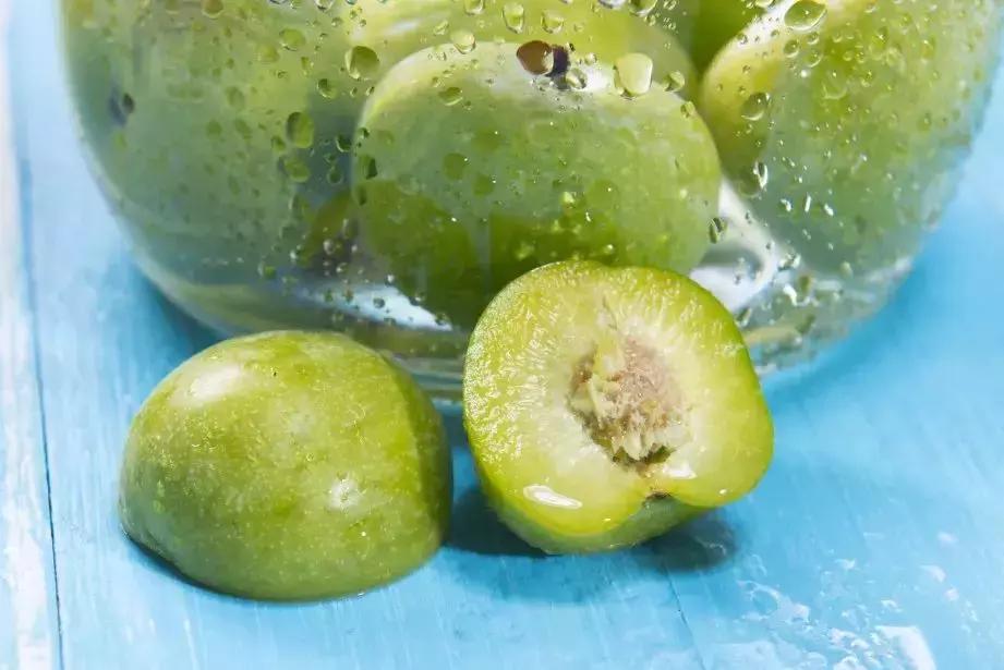 黄埔这颗“有故事”的梅历经九蒸一晒，远远不止可口……