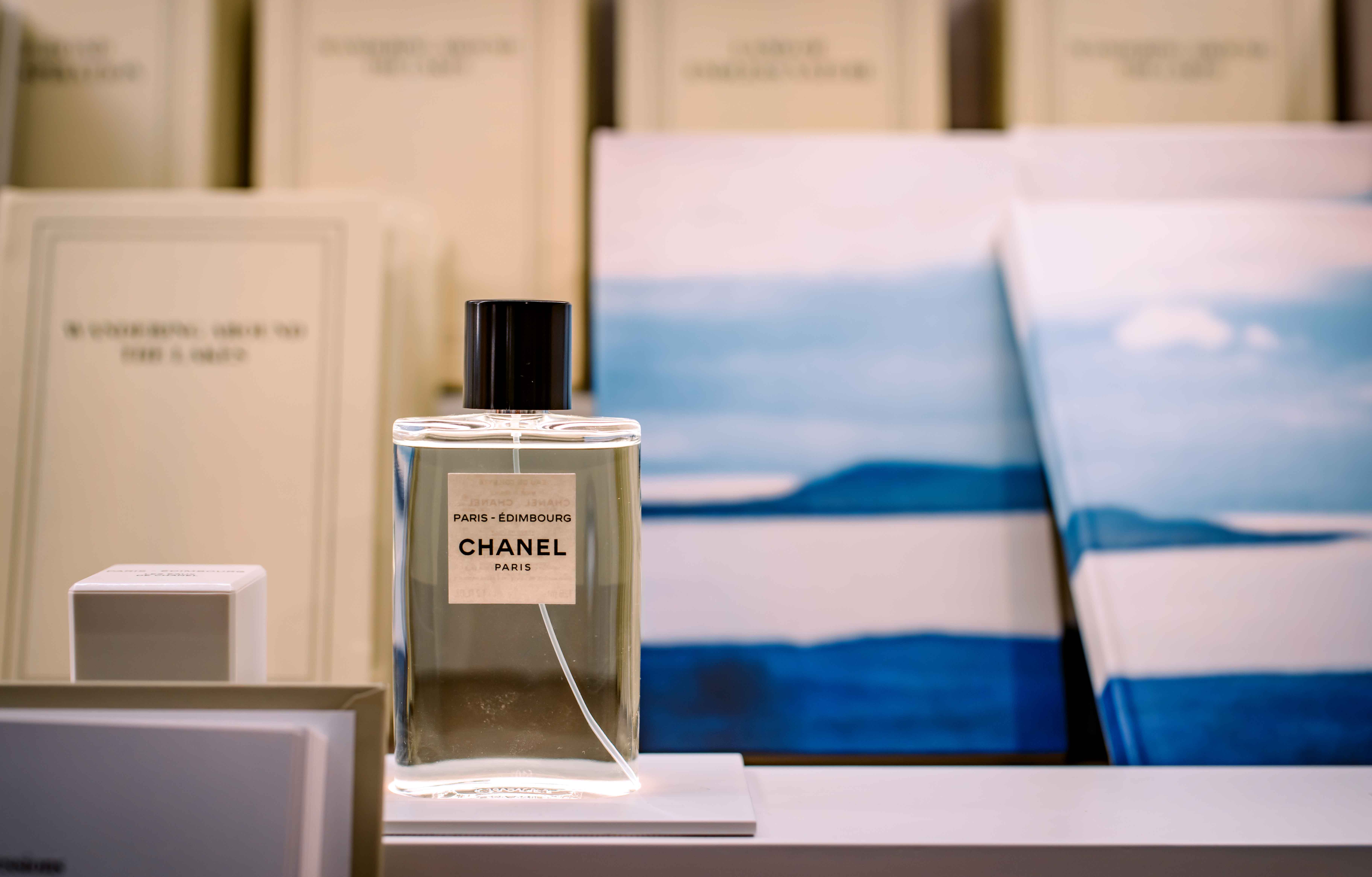 闲逛魔都美术馆,观看香奈儿香水展