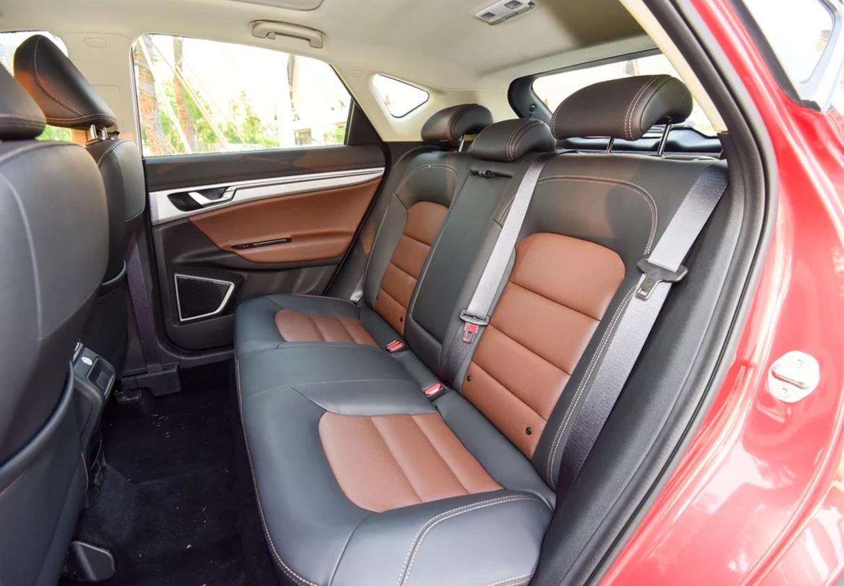 吉利帝豪gs这款suv值得买吗,选帝豪gs才算选对了跨界级suv