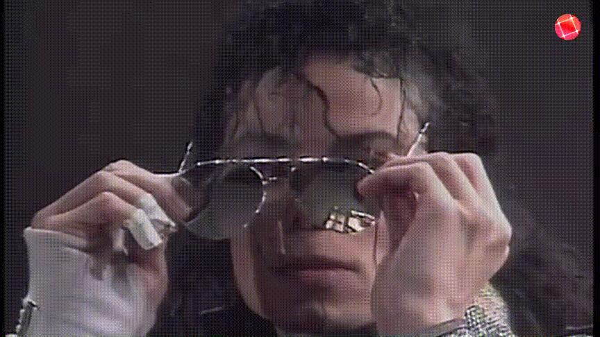 1983年迈克尔杰克逊日本演唱会,迈克尔杰克逊blackorwhite1992年彩排