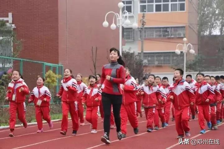 请祖国检阅完整视频,请祖国检阅简谱