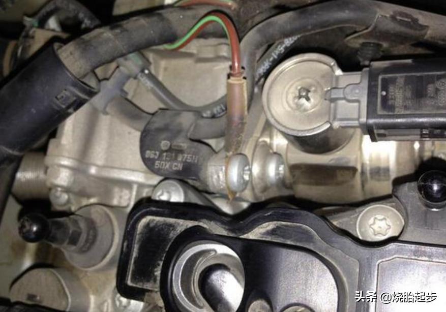 趁着油价便宜，一次加200块钱油？修车师傅：开车连点常识都不懂