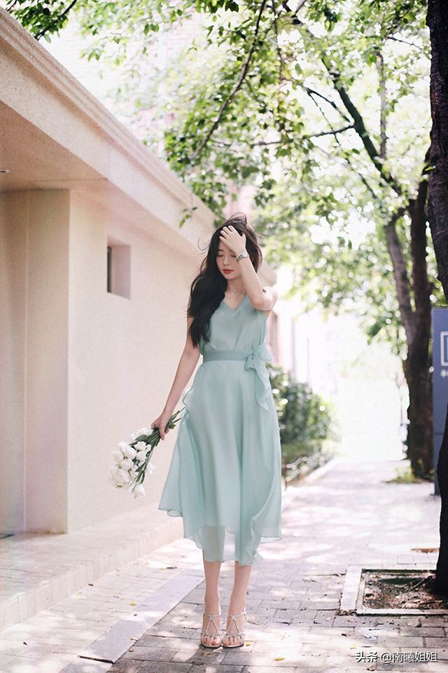 适合160120斤女生穿的裙子学生,145小个子小腿太粗适合穿什么裙子