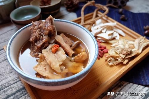 妊娠与皮肤|怀孕后爆痘、瘙痒、长斑，药膏、护肤品还能用吗？