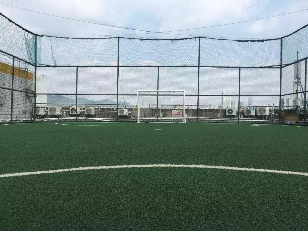 每当夜幕降临就会出现一群英雄,每当夜幕降临走到负一楼