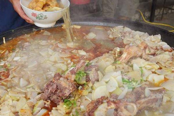 街边饭店100元10个菜,街头大锅菜团购