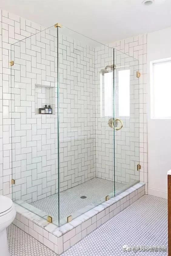 北欧风卫生间墙砖地砖,现代法式风的卫生间地砖