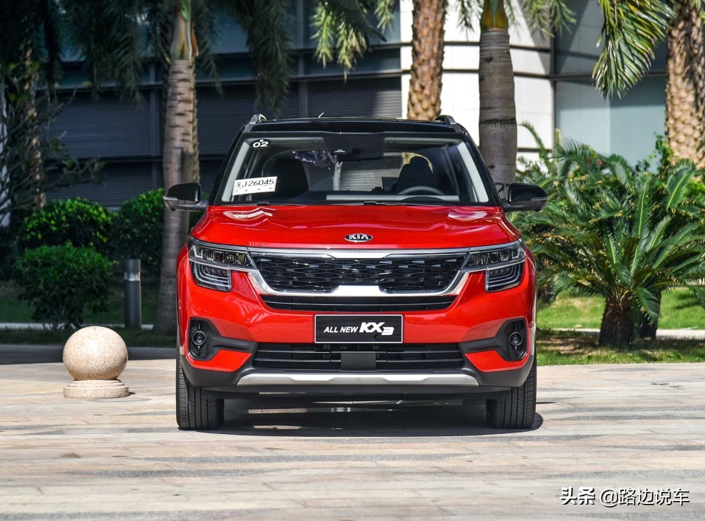 最新款起亚kx3傲跑,外观时尚稳重灵活好开