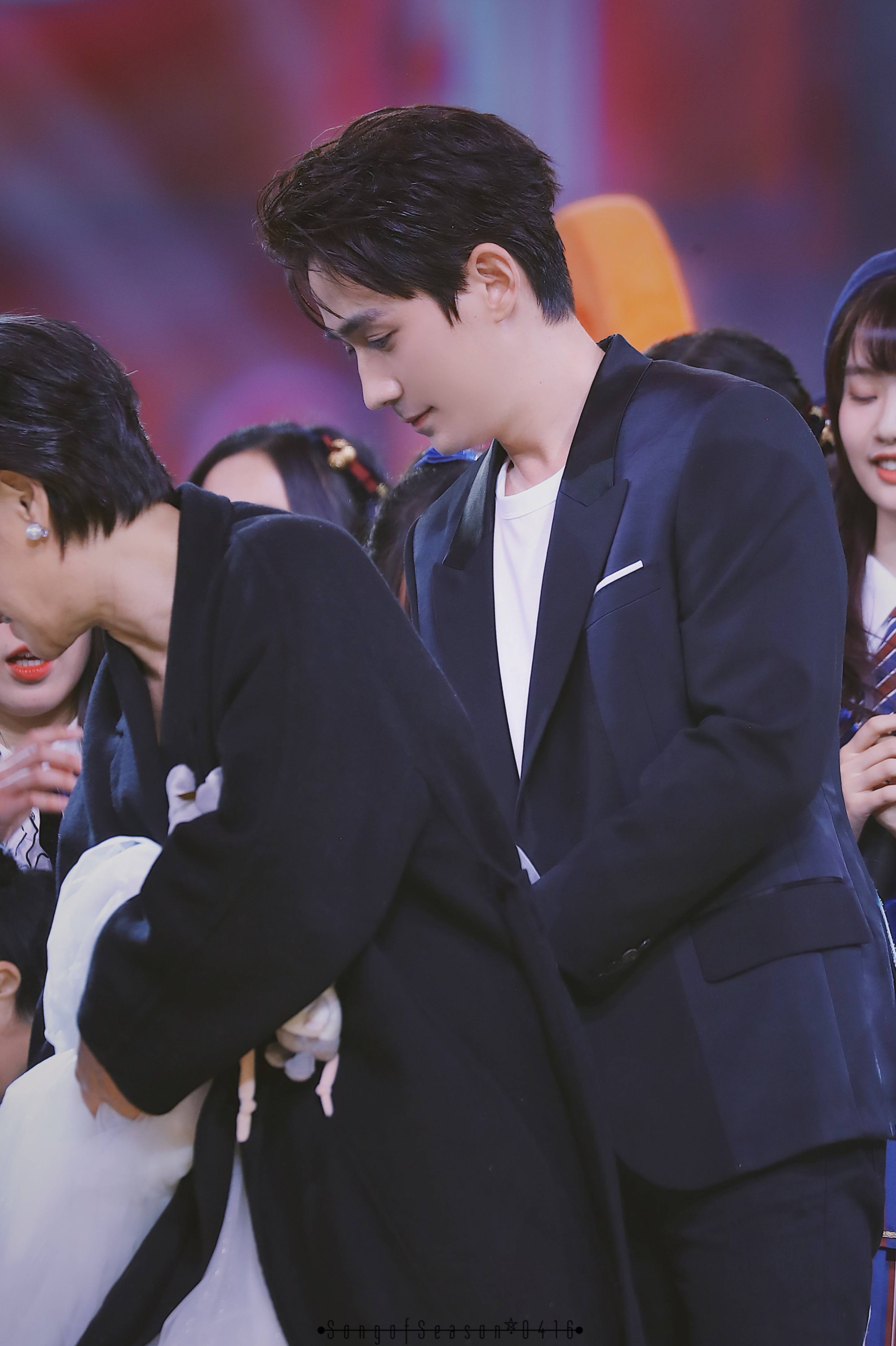 做梦梦到朱一龙,梦到与朱一龙相爱