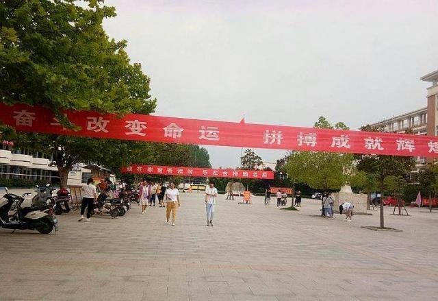 临颍：三高中招考试备考培训工作有序进行