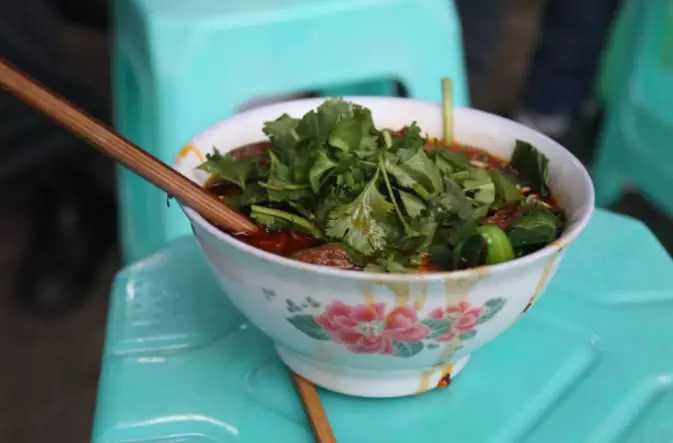 重庆人最爱的豌杂面,重庆人板凳面