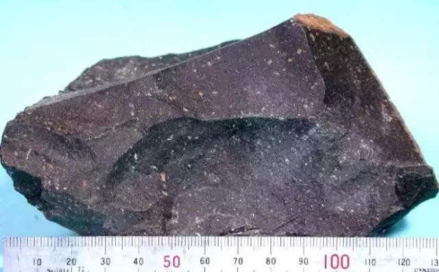 常见岩浆岩识别记录表,常见岩浆岩的认识和鉴定实验报告