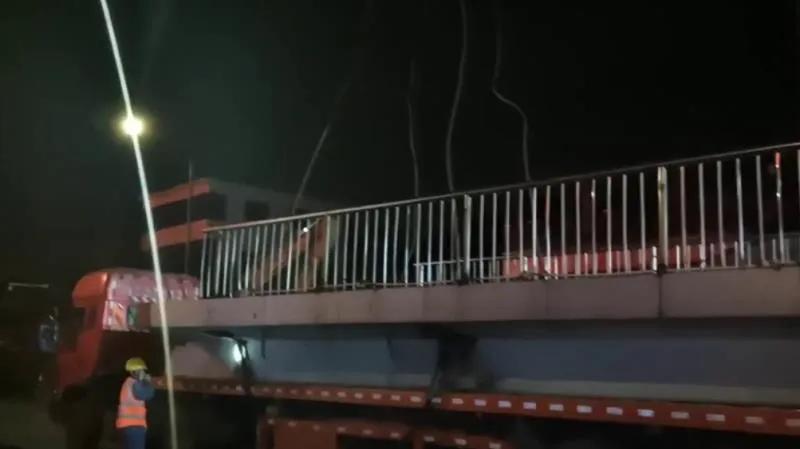 功成身退！中山这座30年天桥今日凌晨拆除