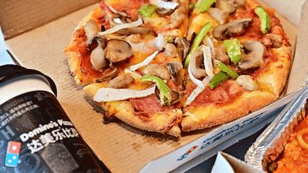 比萨买1送1，就3天，30min送到家，奥利给