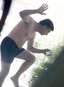 376双鞋,拍出718万人民币!炒鞋圈到底有多疯狂?