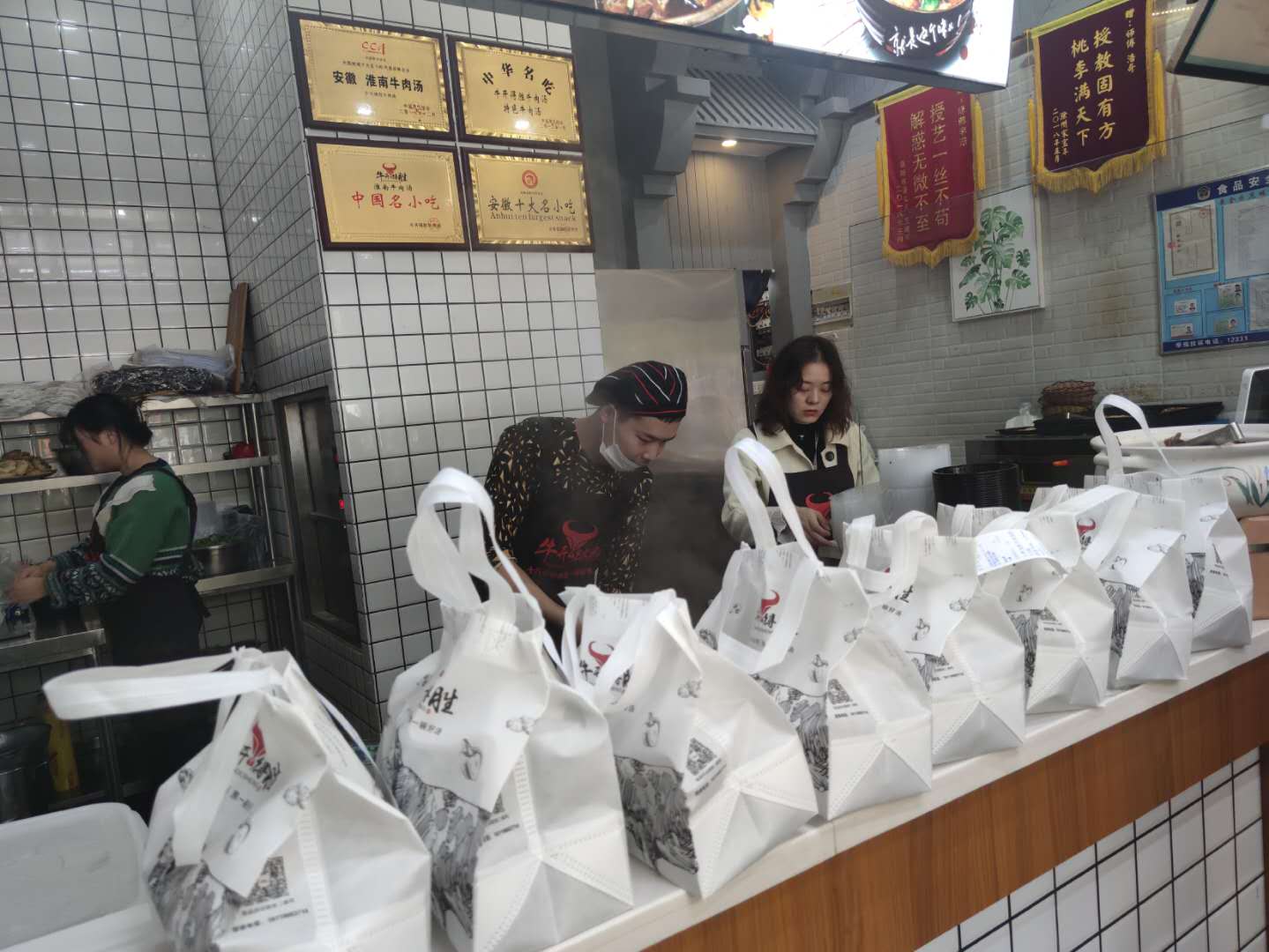 牛肉汤开店怎么做到生意最火,牛肉汤开店技术教程