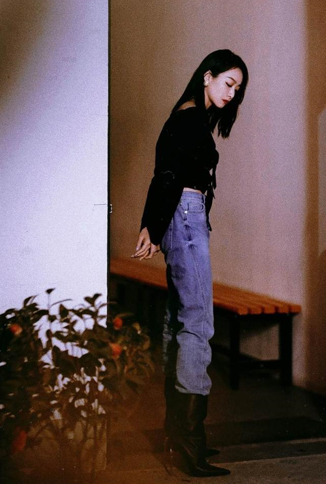 宋茜最新机场装,盘点宋茜的古今装对比