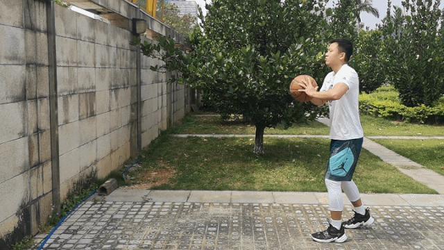 中考体育项目居家锻炼指南⑥|动图+分析，手把手教篮球练习技巧