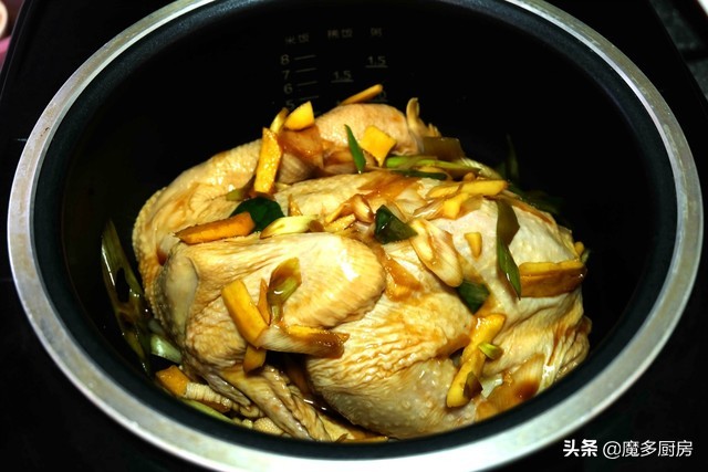 电饭锅烤鸡怎么做,电饭锅做烤鸡要什么腌料