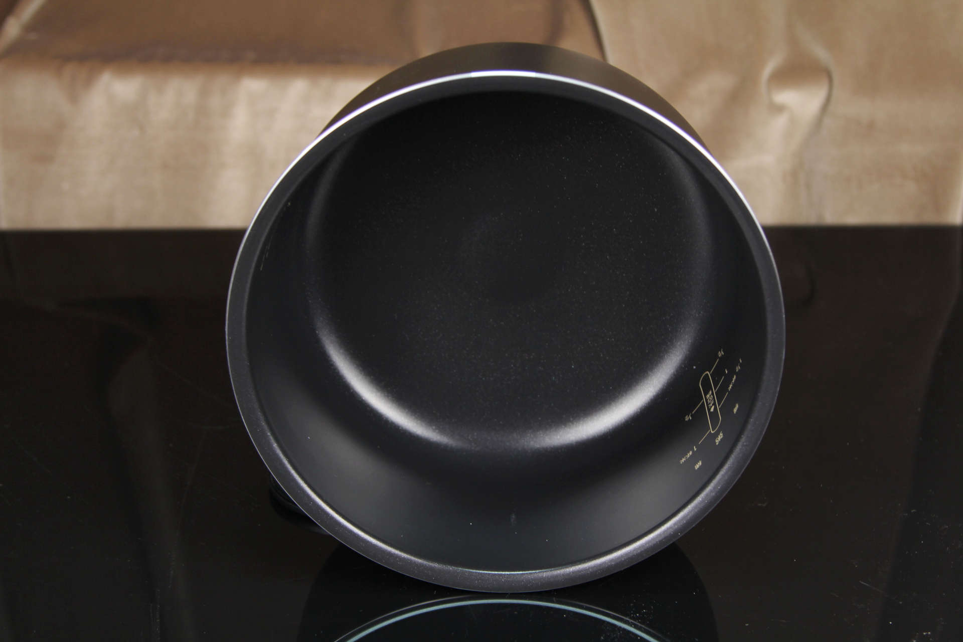 国产电饭煲跟进口电饭煲对比实验,苏泊尔电饭煲哪款煮饭最香最好吃