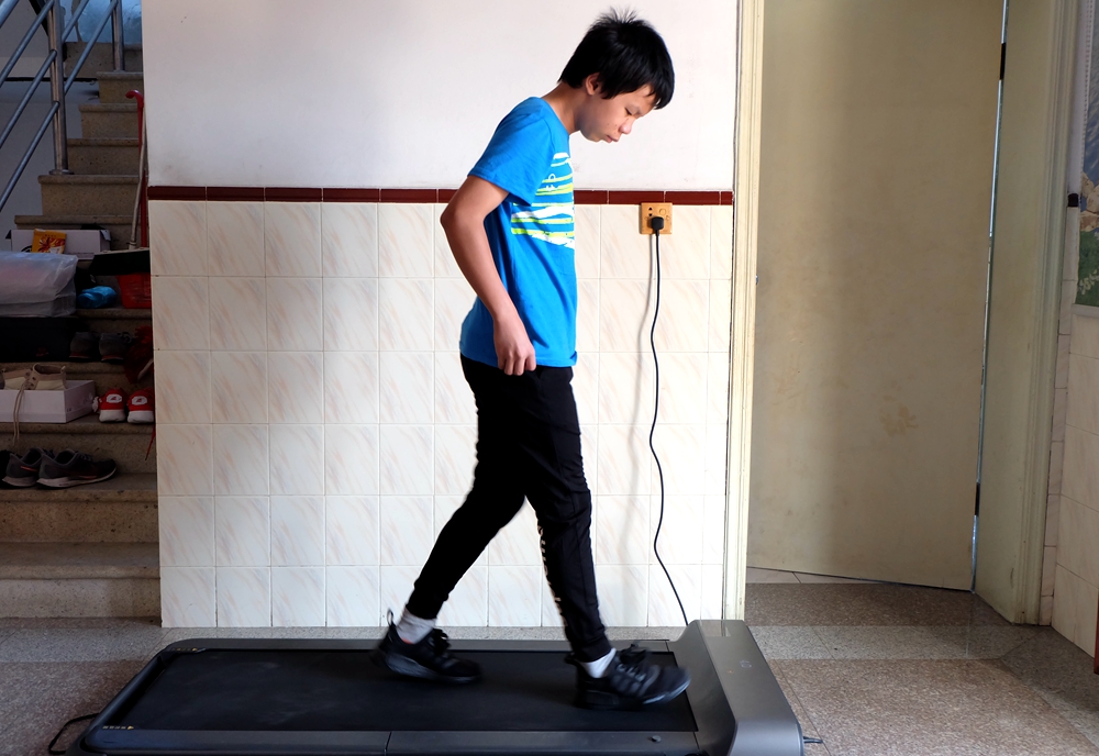 金史密斯r1和r2跑步机哪个好,金史密斯r1跑步机能折叠多少次