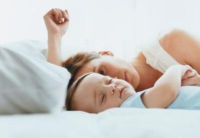 宝宝睡眠老惊醒,宝宝睡眠容易惊怎么办