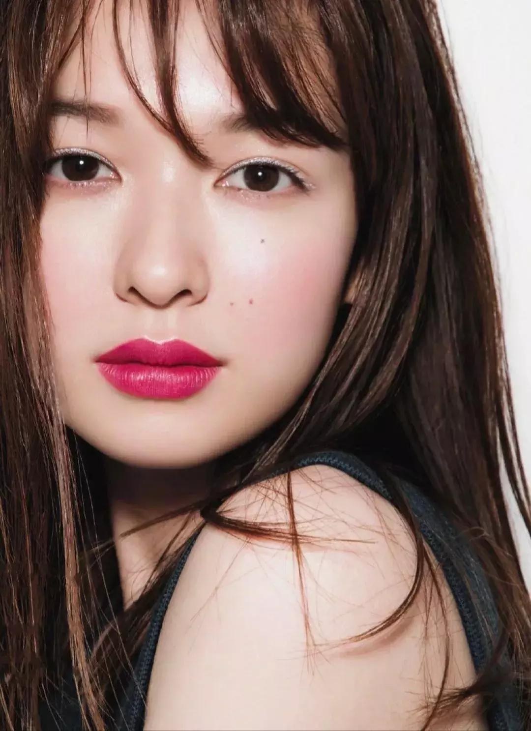 厚嘴唇有多美,厚嘴唇也很好看的女生