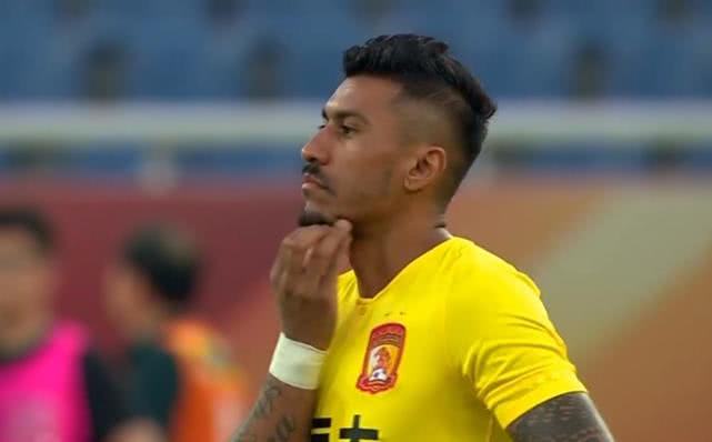 保利尼奥单刀搓射,保利尼奥大阪钢巴任意球