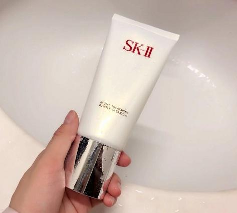 敏感泛红用洗面奶洗脸,男士敏感肌容易泛红修复洗面奶