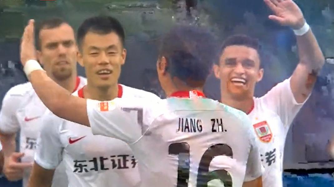 蒿俊闵抢断奥斯卡,蒿俊闵助攻戈德斯