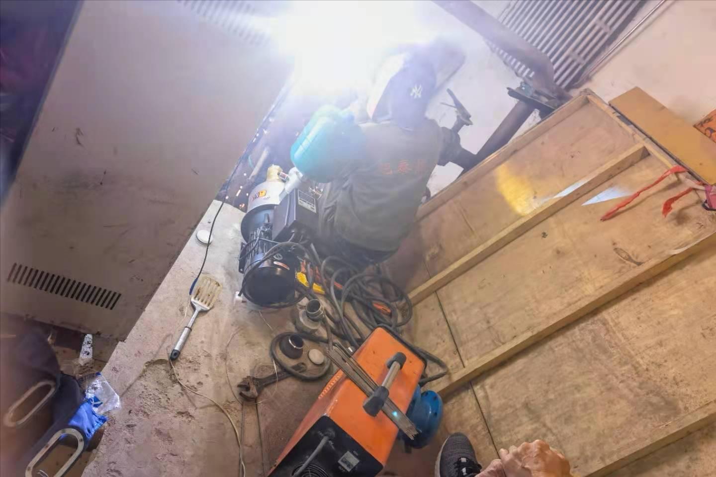 乌兰察布东路街道瑞光社区收到佳迪小区感谢锦旗