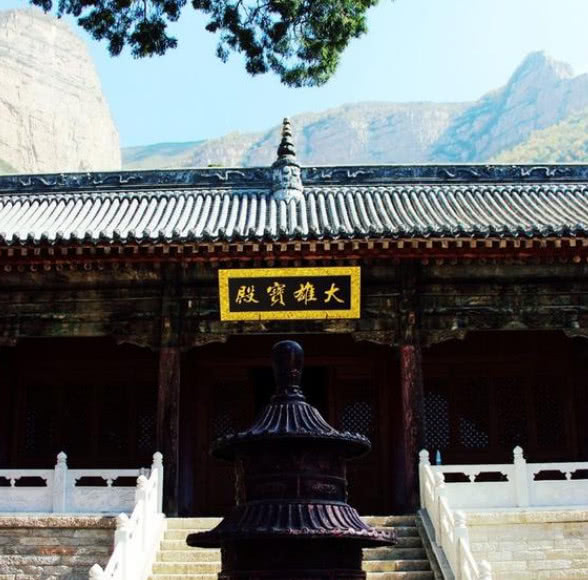 五台山最应该去的几个寺院,去五台山朝拜必须去哪几个庙