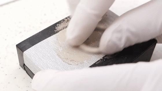 指甲盖做钻戒,日本男子收集指甲制成求婚戒指