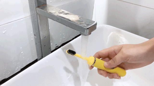 刷牙漱口杯可收纳电动牙刷,智能电动牙刷带收纳盒