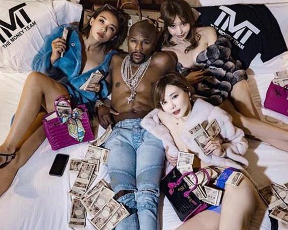 梅威瑟拳击炫富,梅威瑟为什么打拳厉害