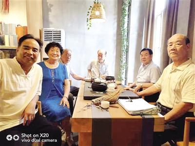 用纯正发心制本真好茶朱家父子“守正承宗”