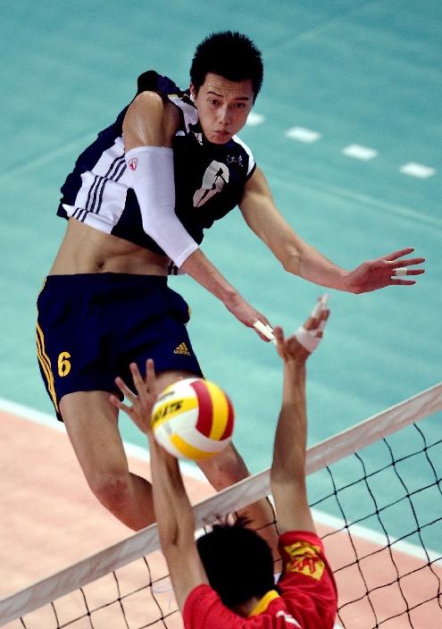 朱婷不讲话完整版,郎平关键时刻派上朱婷上场